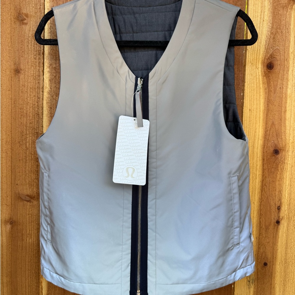 Lululemon light & bright reversible reflective vest Sz S silver new w/ tags *515
